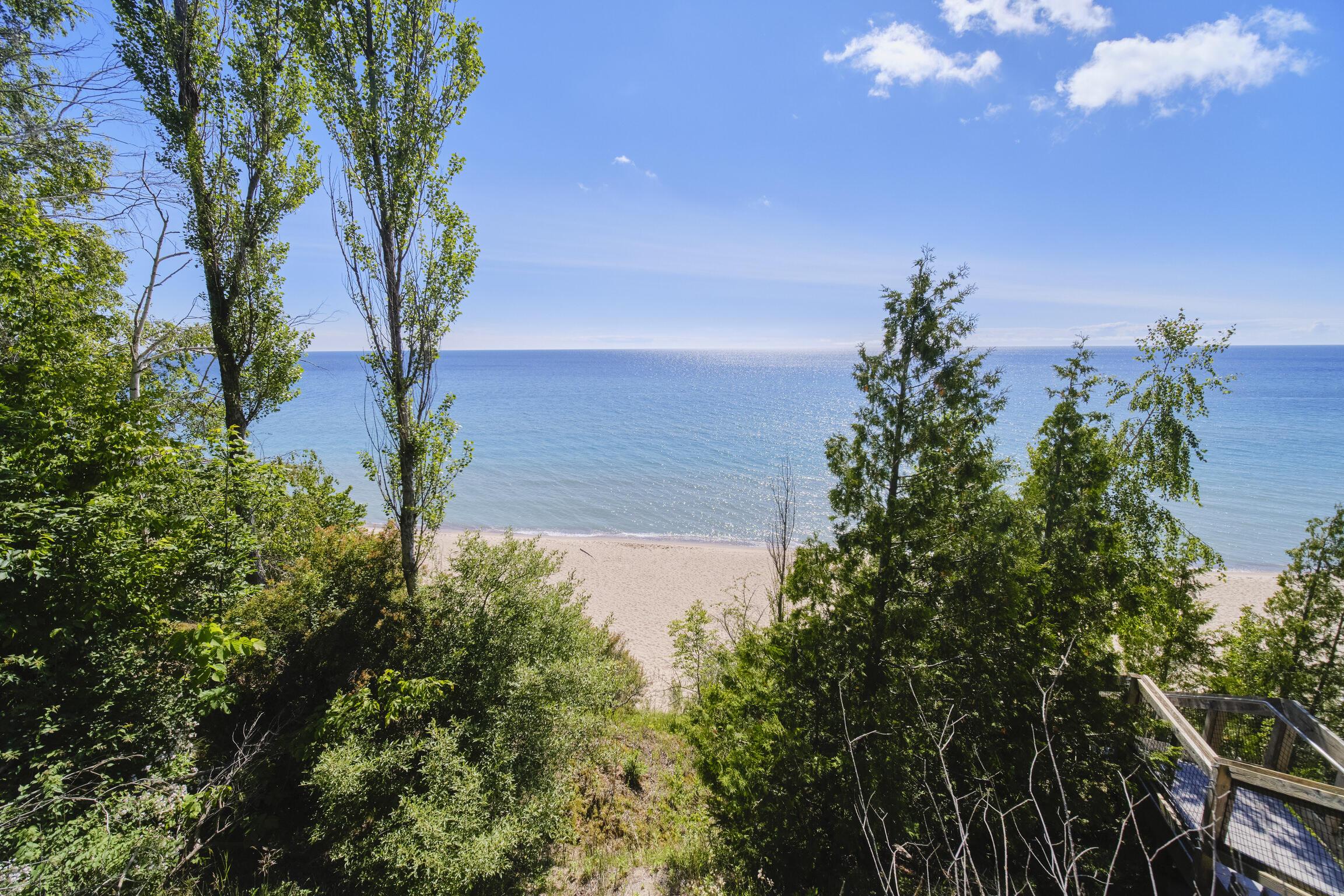 Image 4: 1912_S_Scenic_Hwy-56