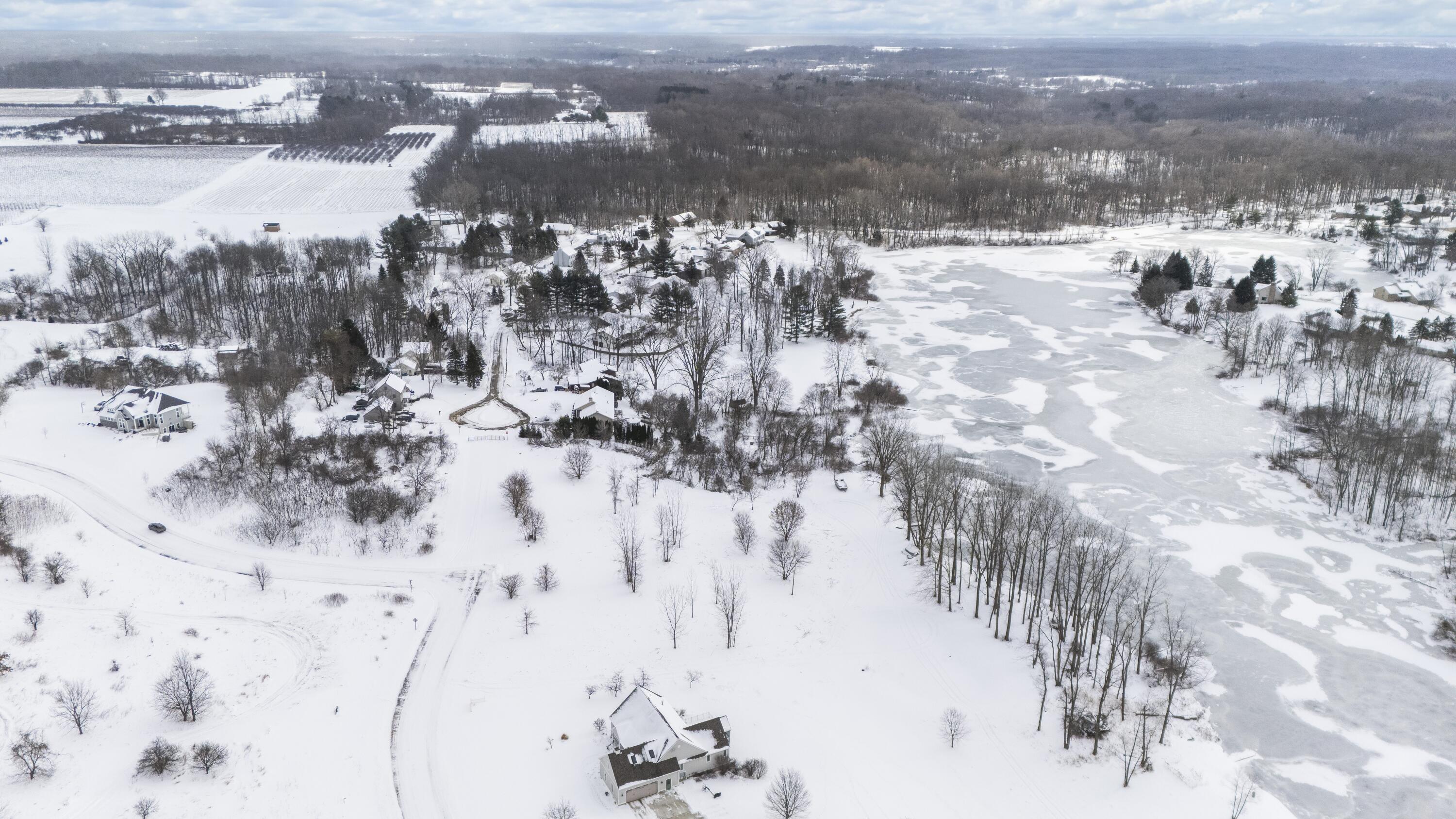 Image 3: 2658 West Lakeland