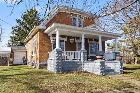 309 N Blackstone Avenue