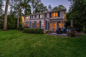 2215 Idlewild Drive