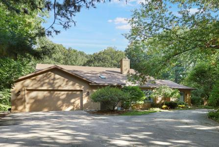 295 N Lakeshore Drive