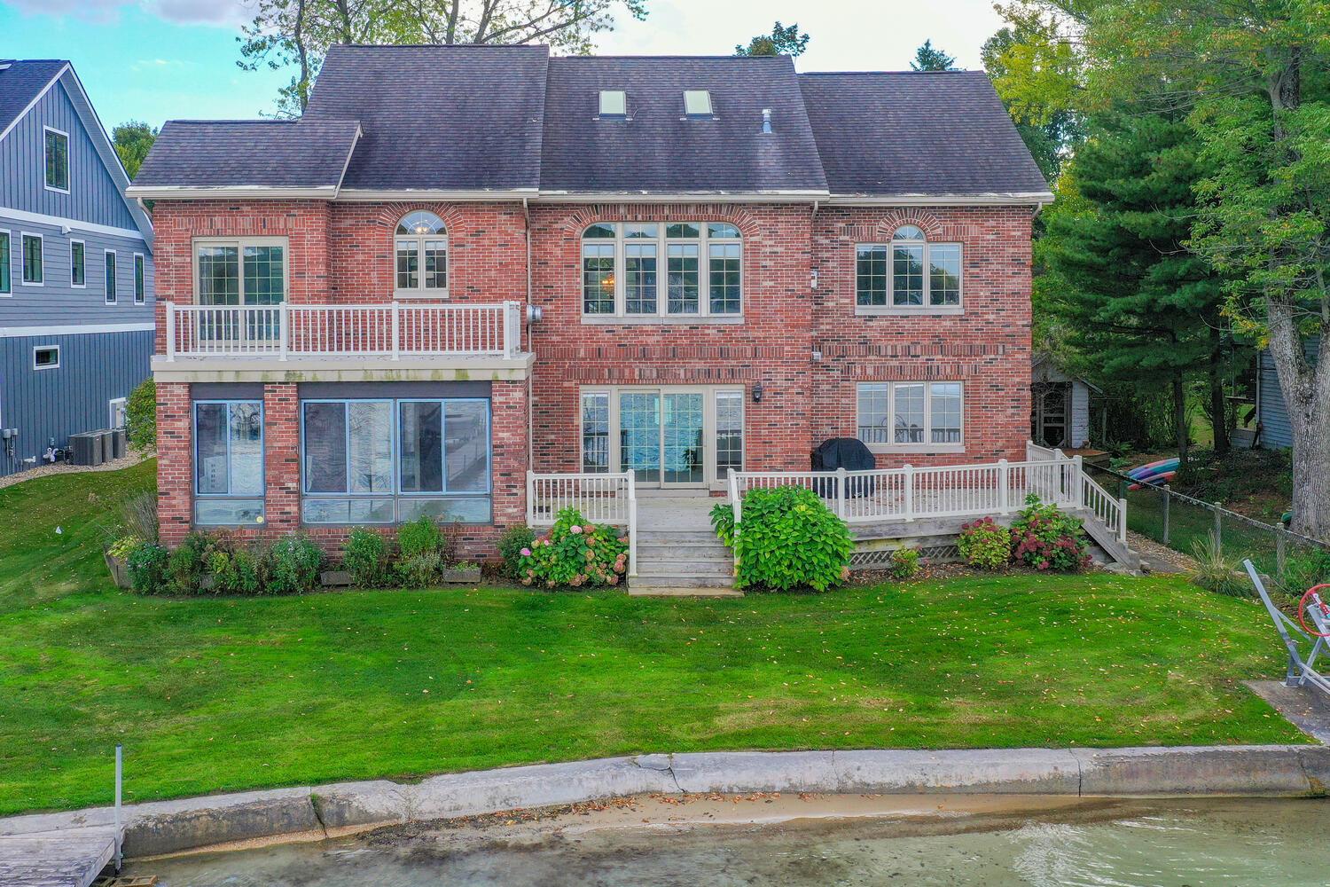 Image 3: 21344 Carlton Ave Cassopolis-large-003-0