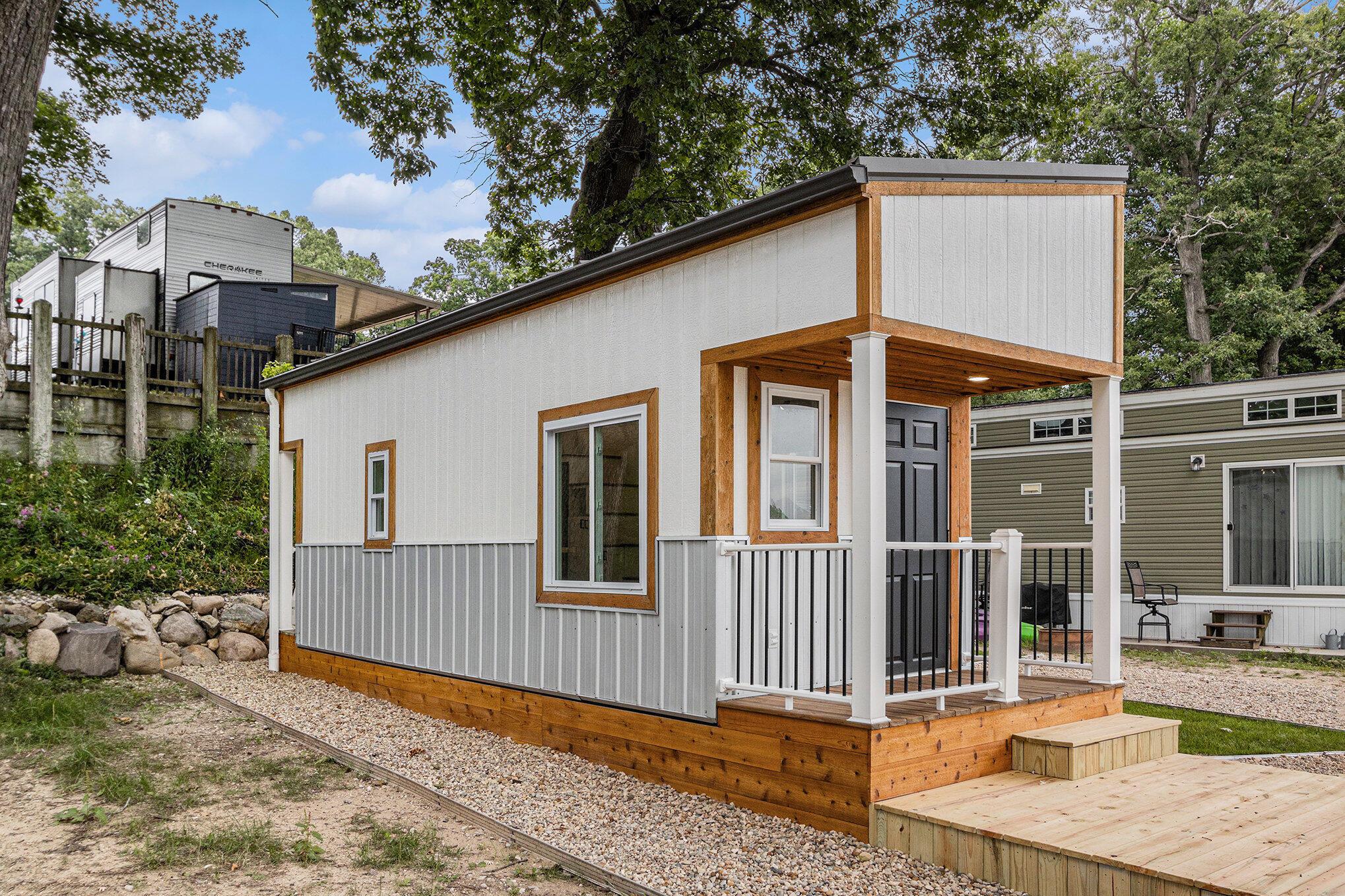 Image 2: 007_12377bairlake_24__71