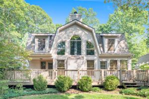 2346 Lakeshore Drive