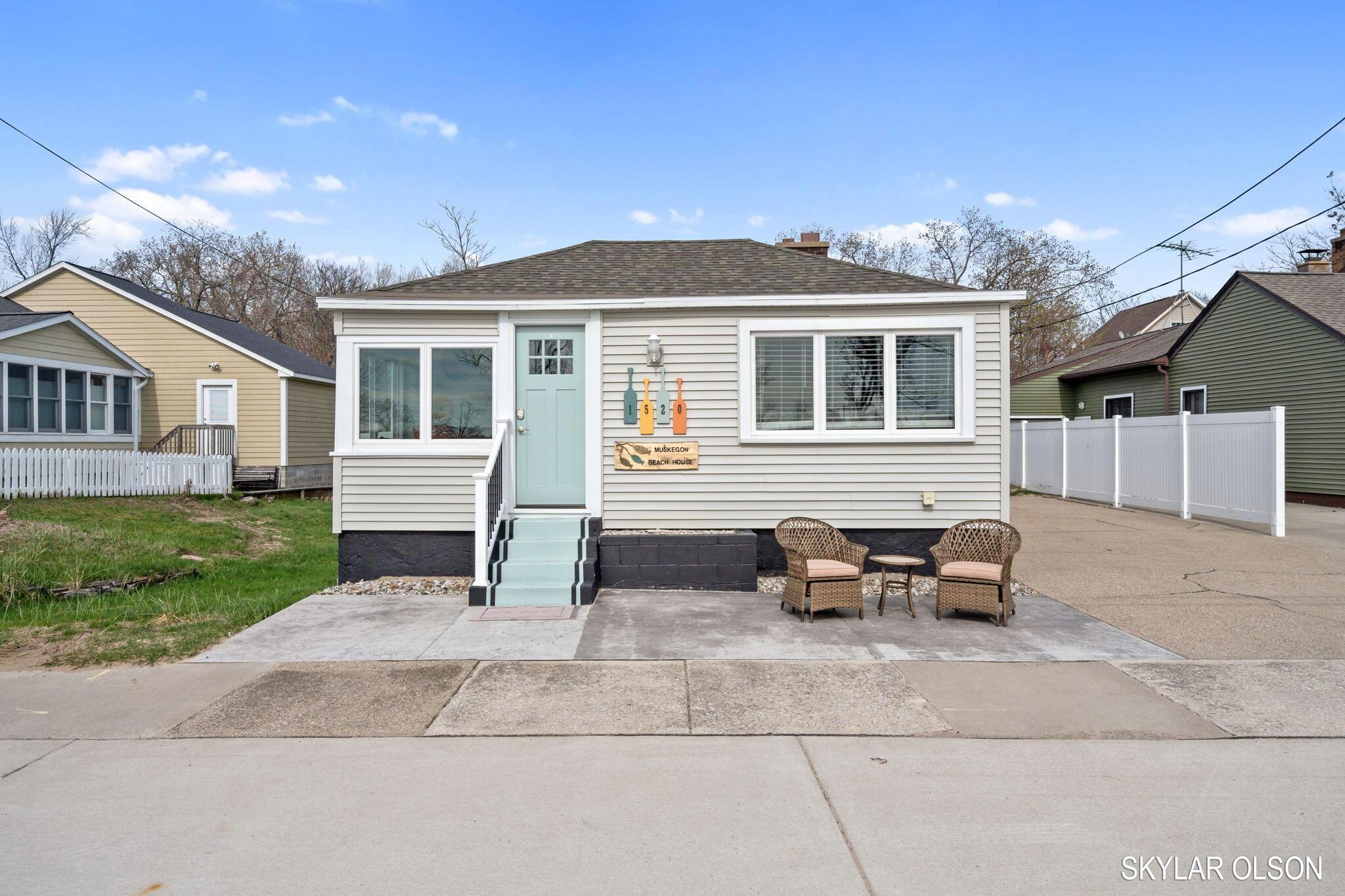 Image 3: 3-web-or-mls-A7406272