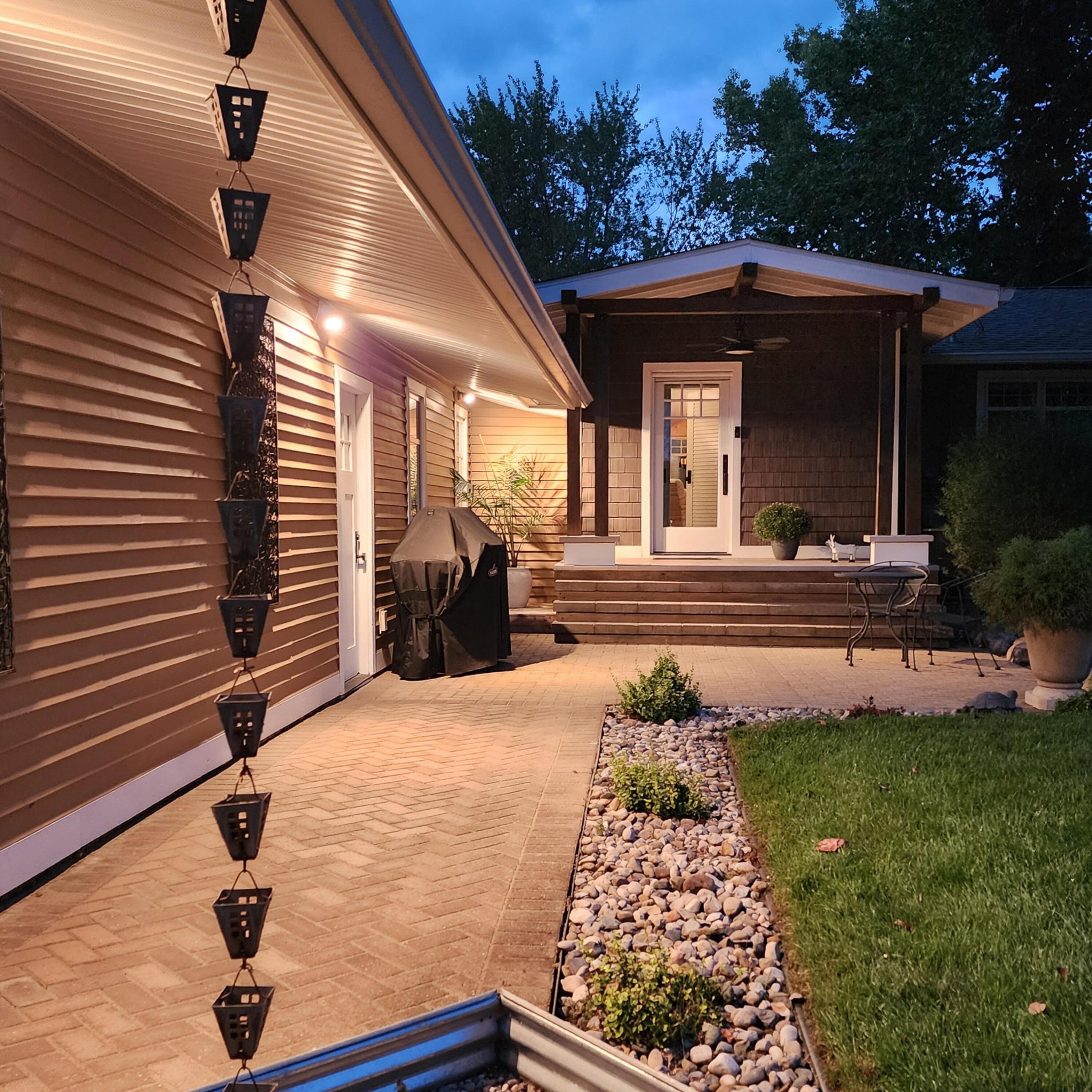 Image 3: 20250822_204227