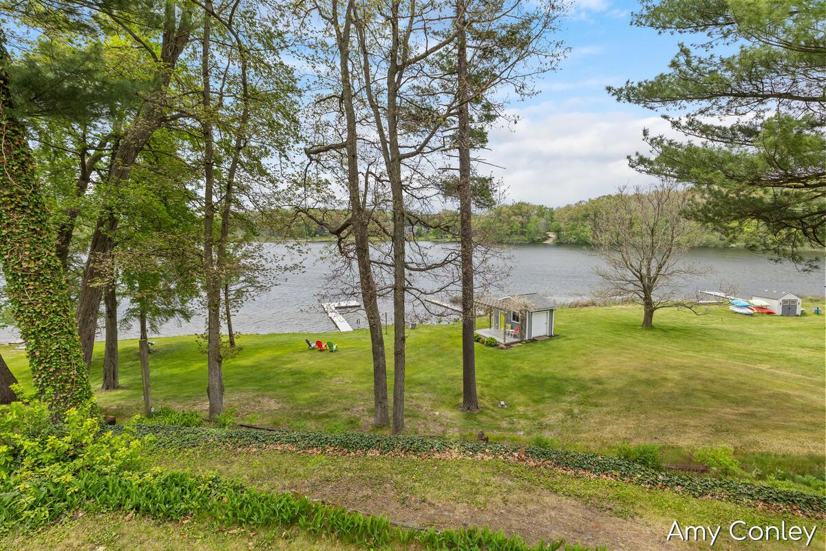 Image 3: 875 BRUCE DR