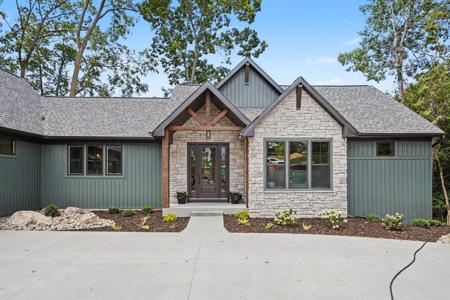 10445 Country Club Drive