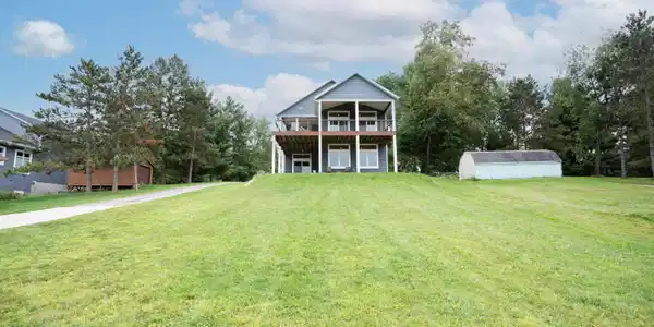 12113 Woodland Park NE