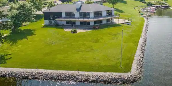 16073 Lakepoint Drive