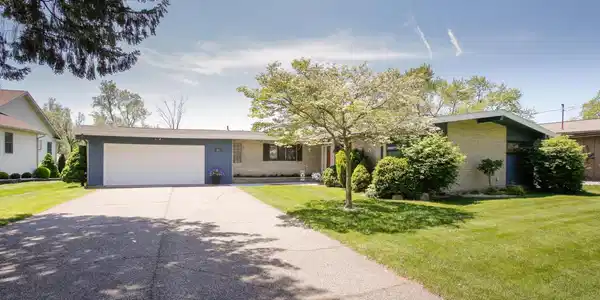 317 Lakeshore Drive