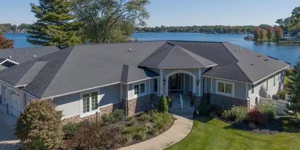 285 Lakeshore Drive