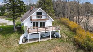 1759 Lakeshore