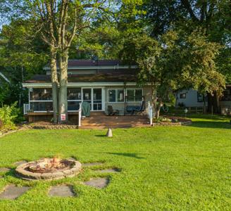 11422 Lakeshore Drive