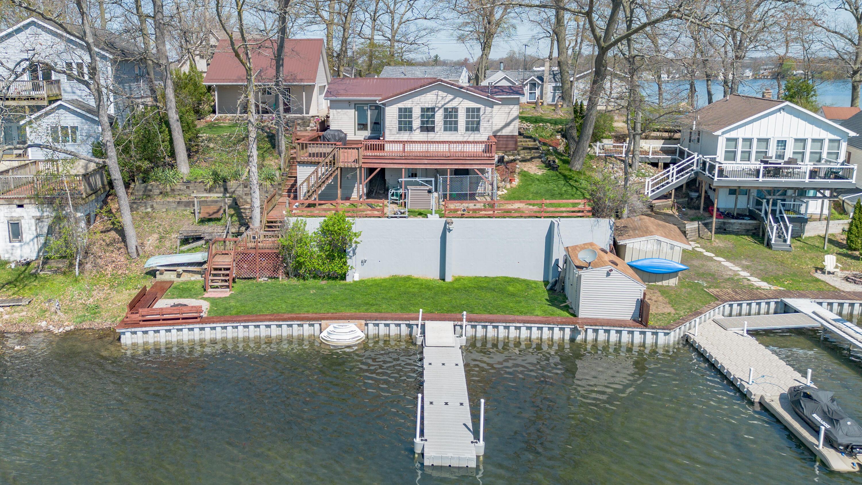 Image 1: 11915 Lakeway Dr-204