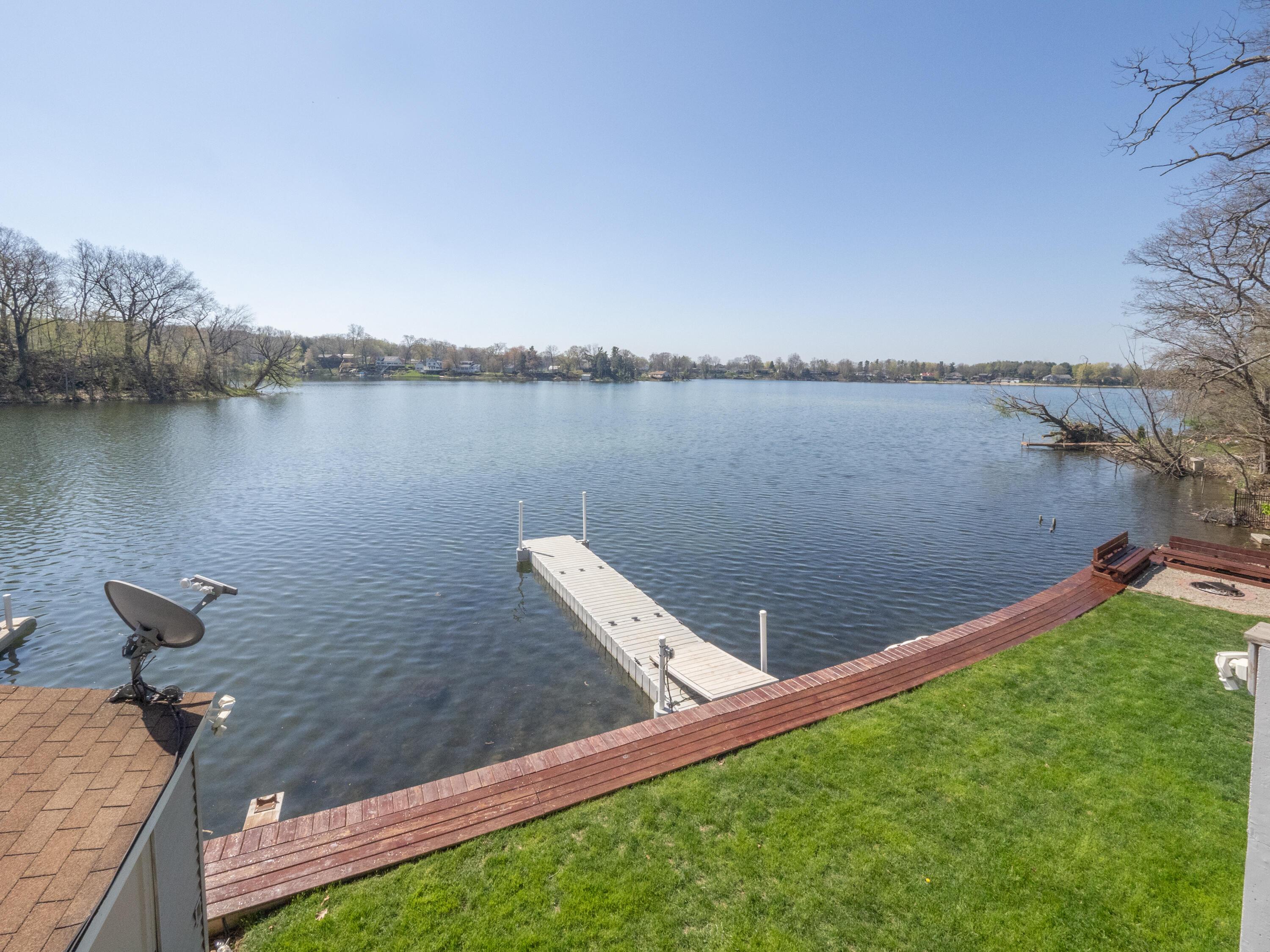 Image 4: 11915 Lakeway Dr-127
