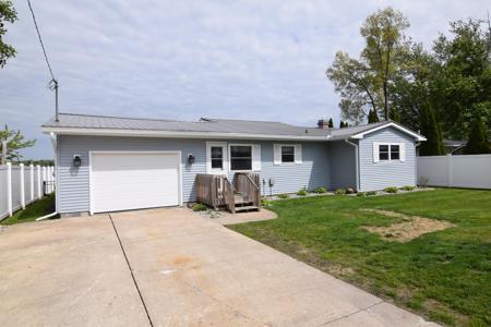 912 West Shore Road
