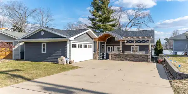 283 Lakeshore Drive Drive