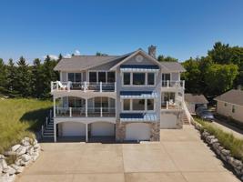 109 N Lakeshore Drive