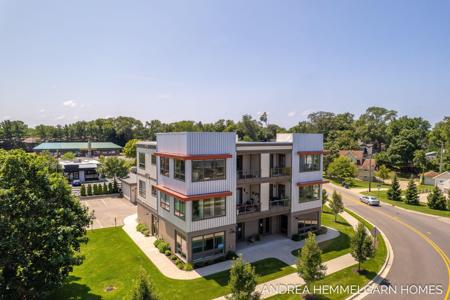 532 W 16th