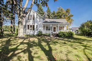 4828 S Lakeshore