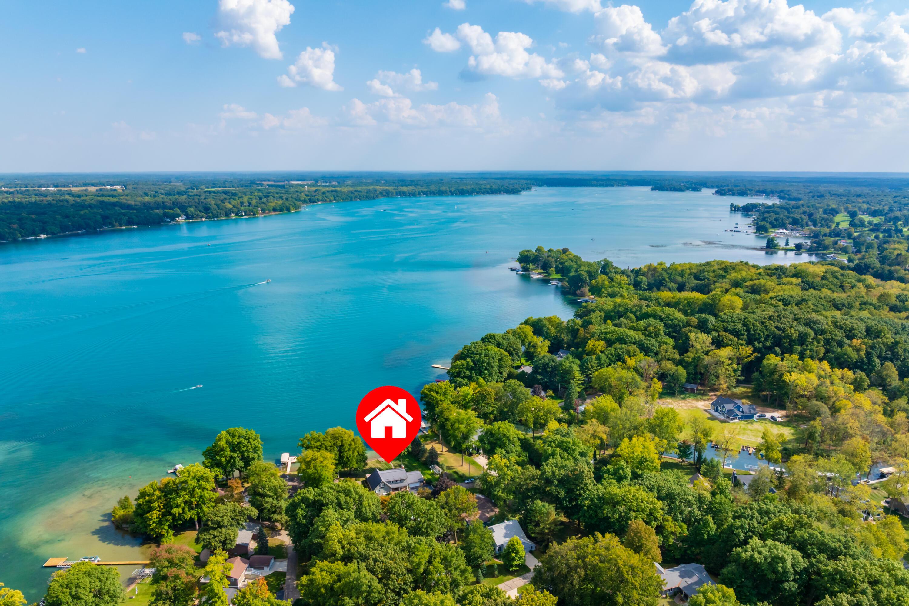 Image 3: Beautiful Gull Lake