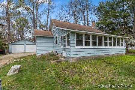 2130 Lakeshore Drive