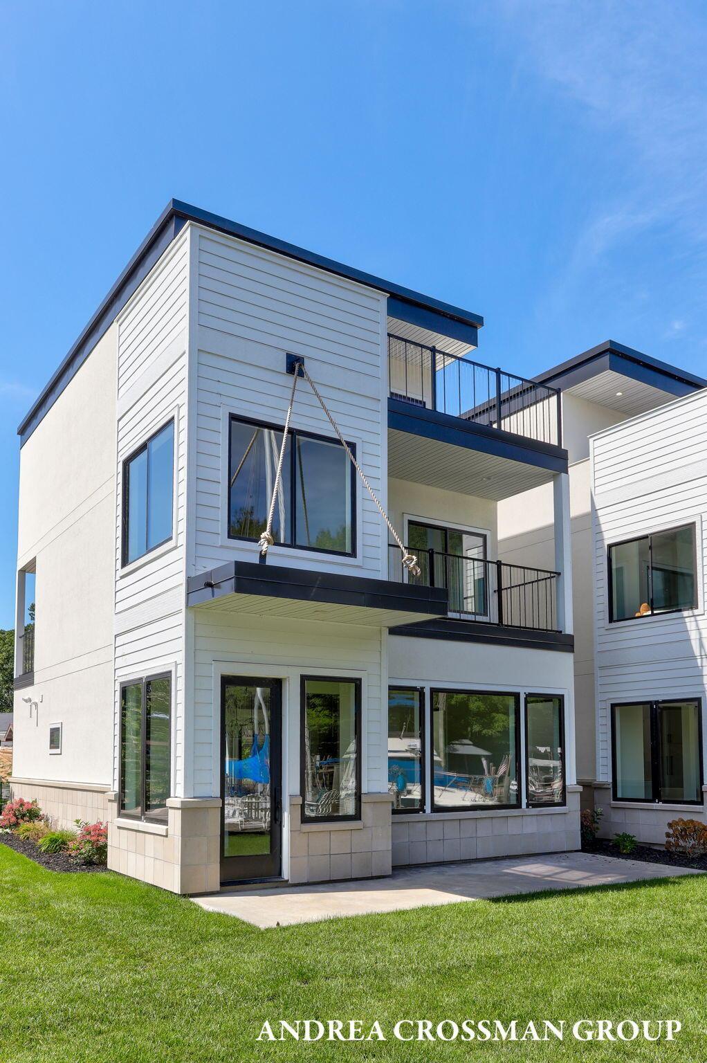 Image 2: 74-web-or-mls-1-bailey-ave-unit-2