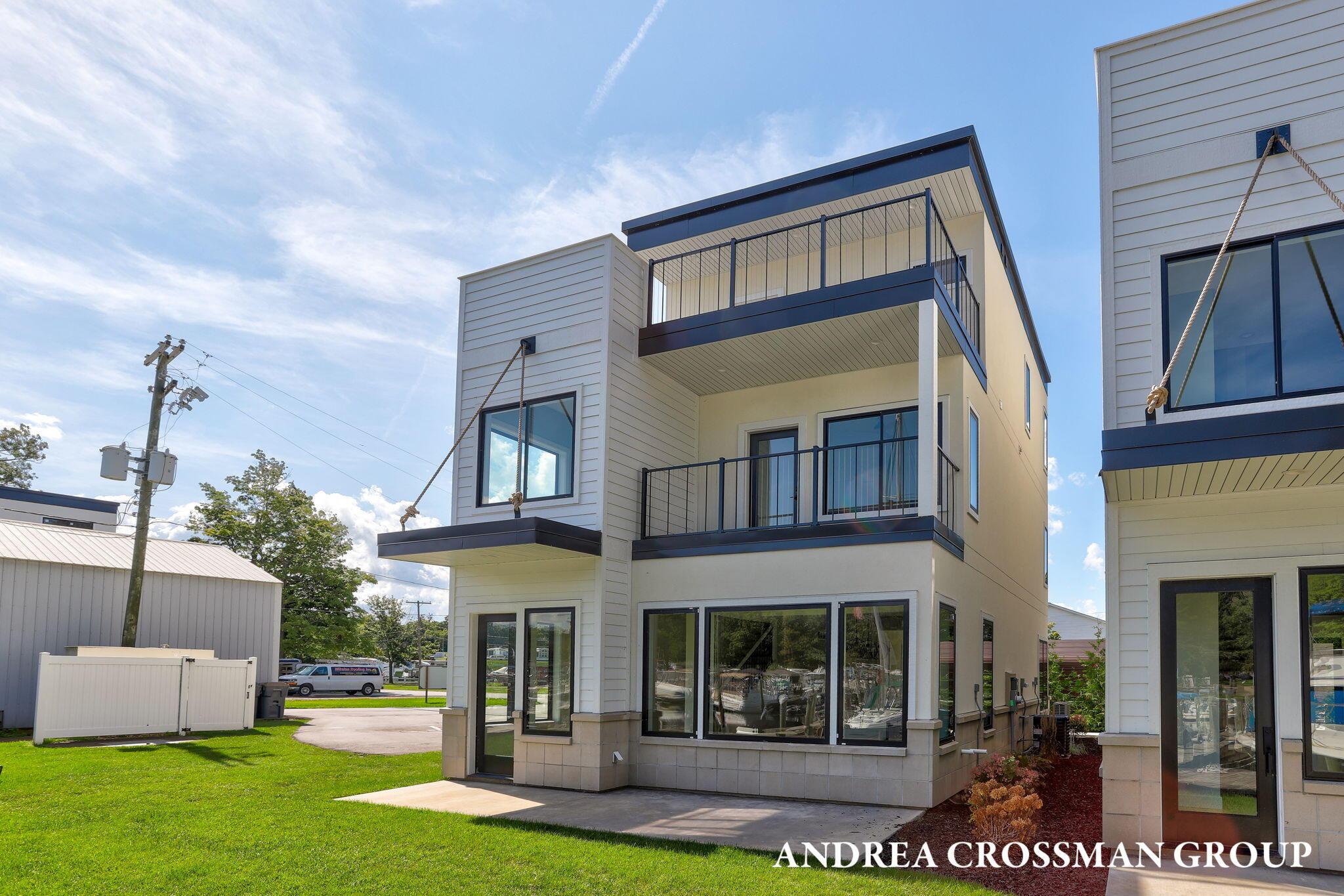 Image 3: 76-web-or-mls-1-bailey-ave-unit-2