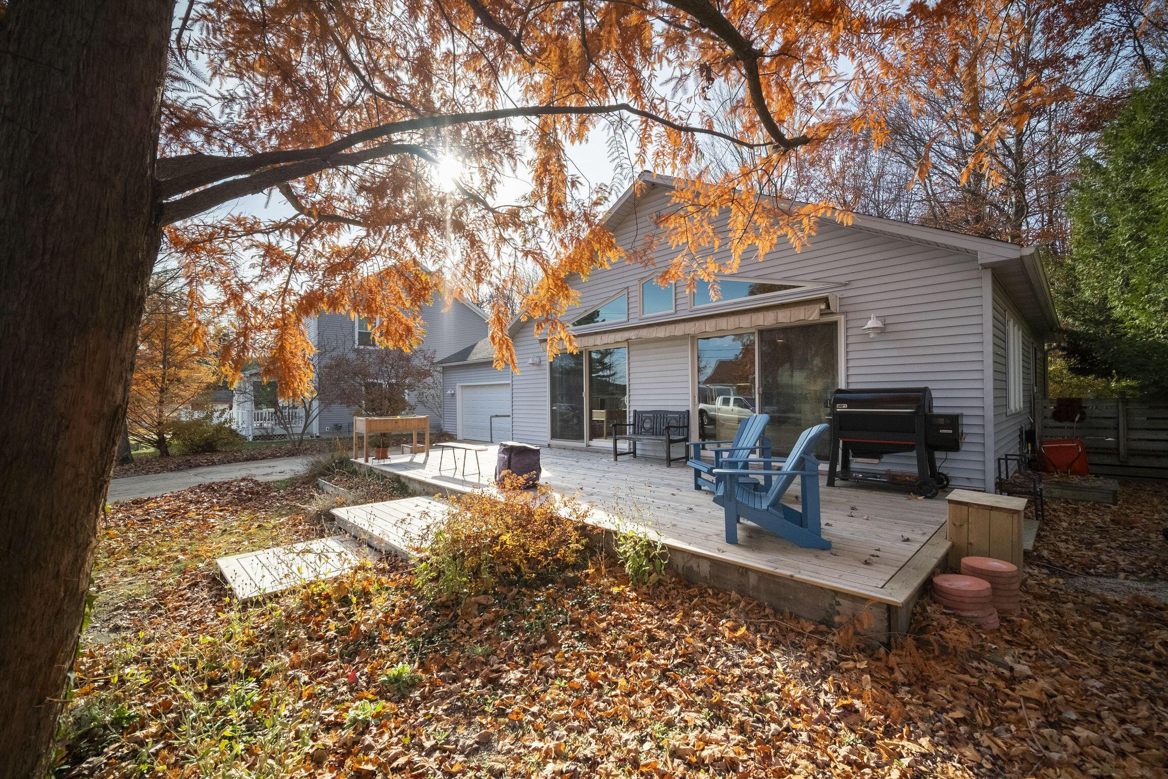 Image 2: 13200_Hopkins_Forest_Dr-43