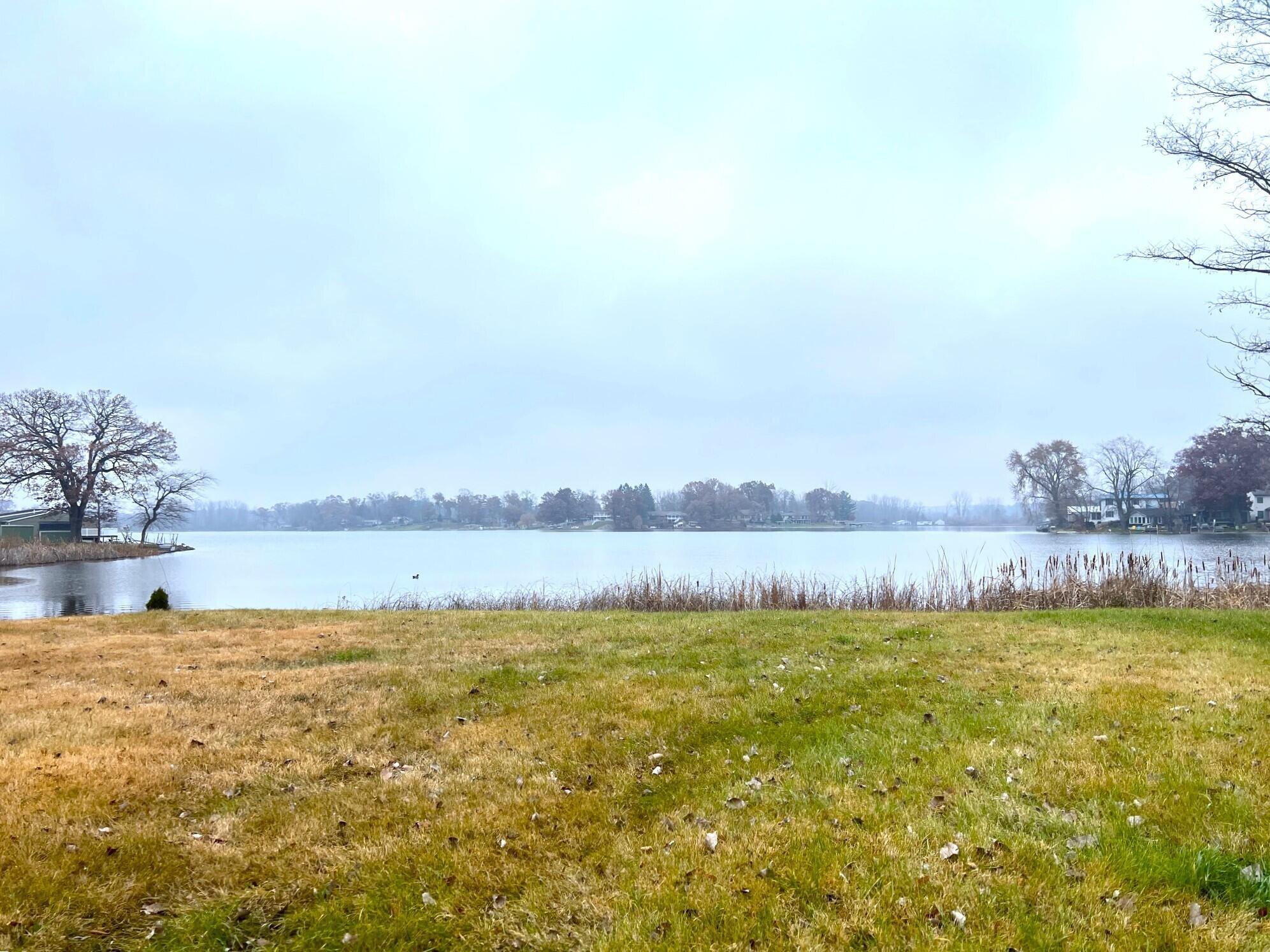 Image 1: Lake Lot