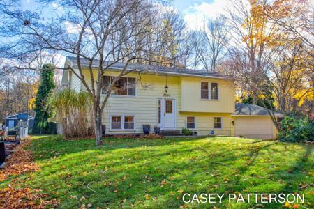 3284 N Lakeshore