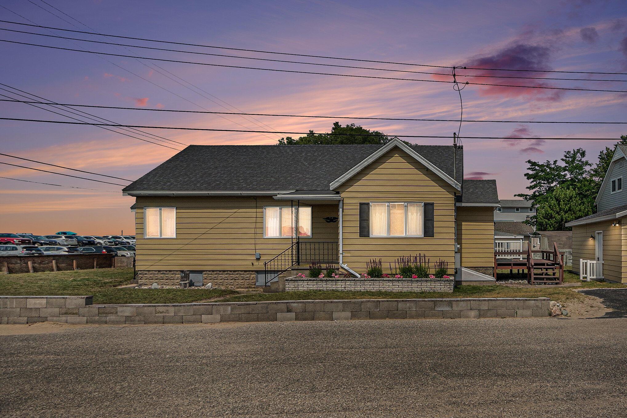 Image 2: 001_dsc06525-twilight_617