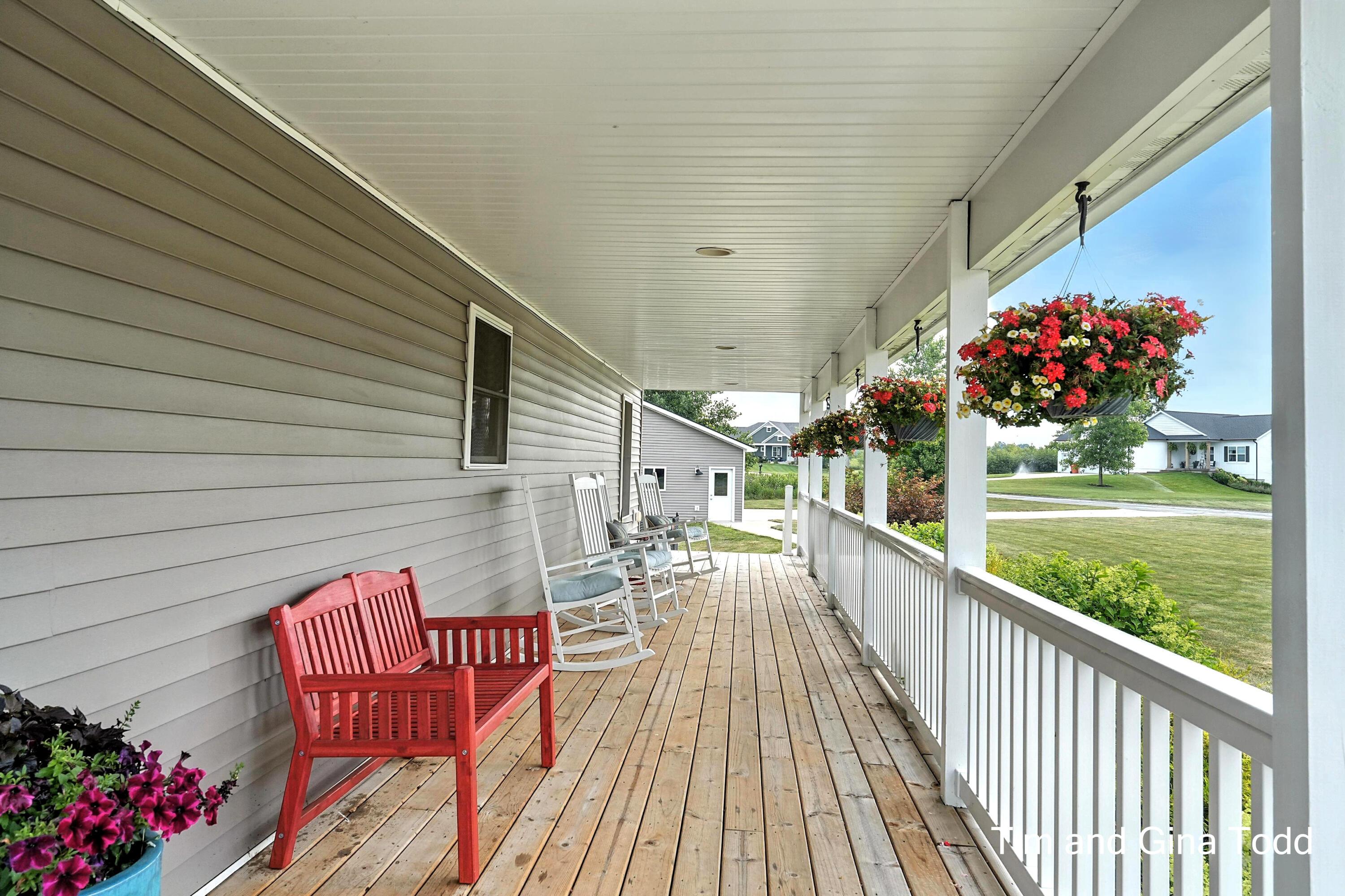 Image 4: Front Porch