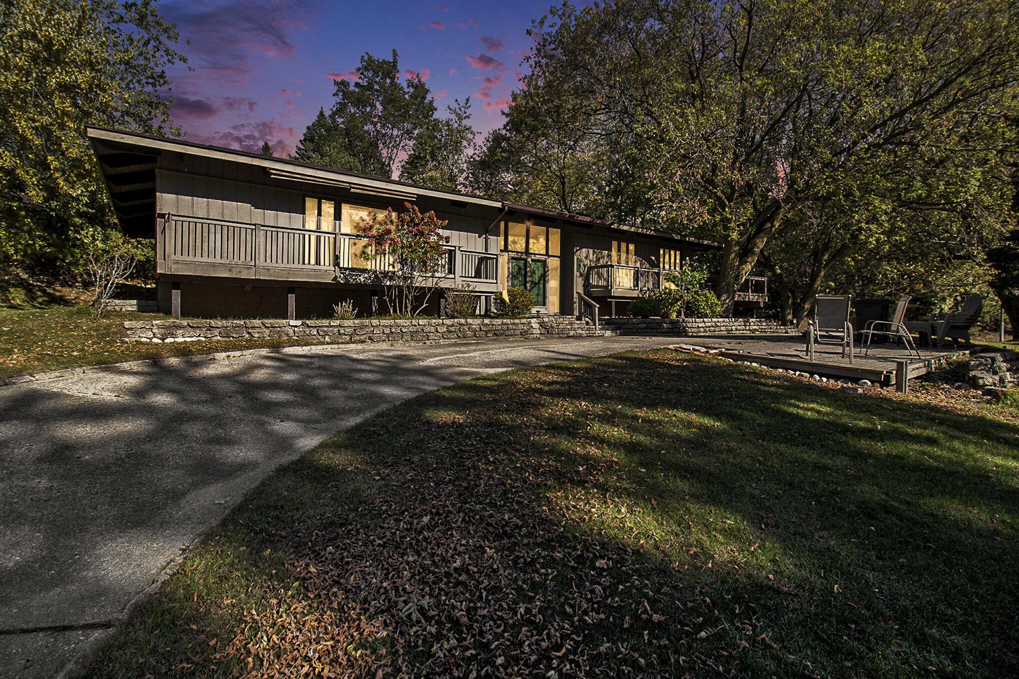 Image 1: 5r6a1254-twilight_617 (1)