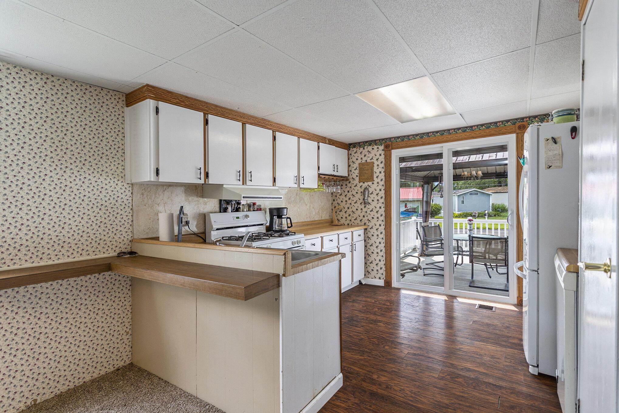 Image 4: 013_486_maple_ln_coldwater_mi_49036-12