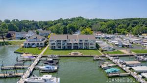 2240 Black Lake
