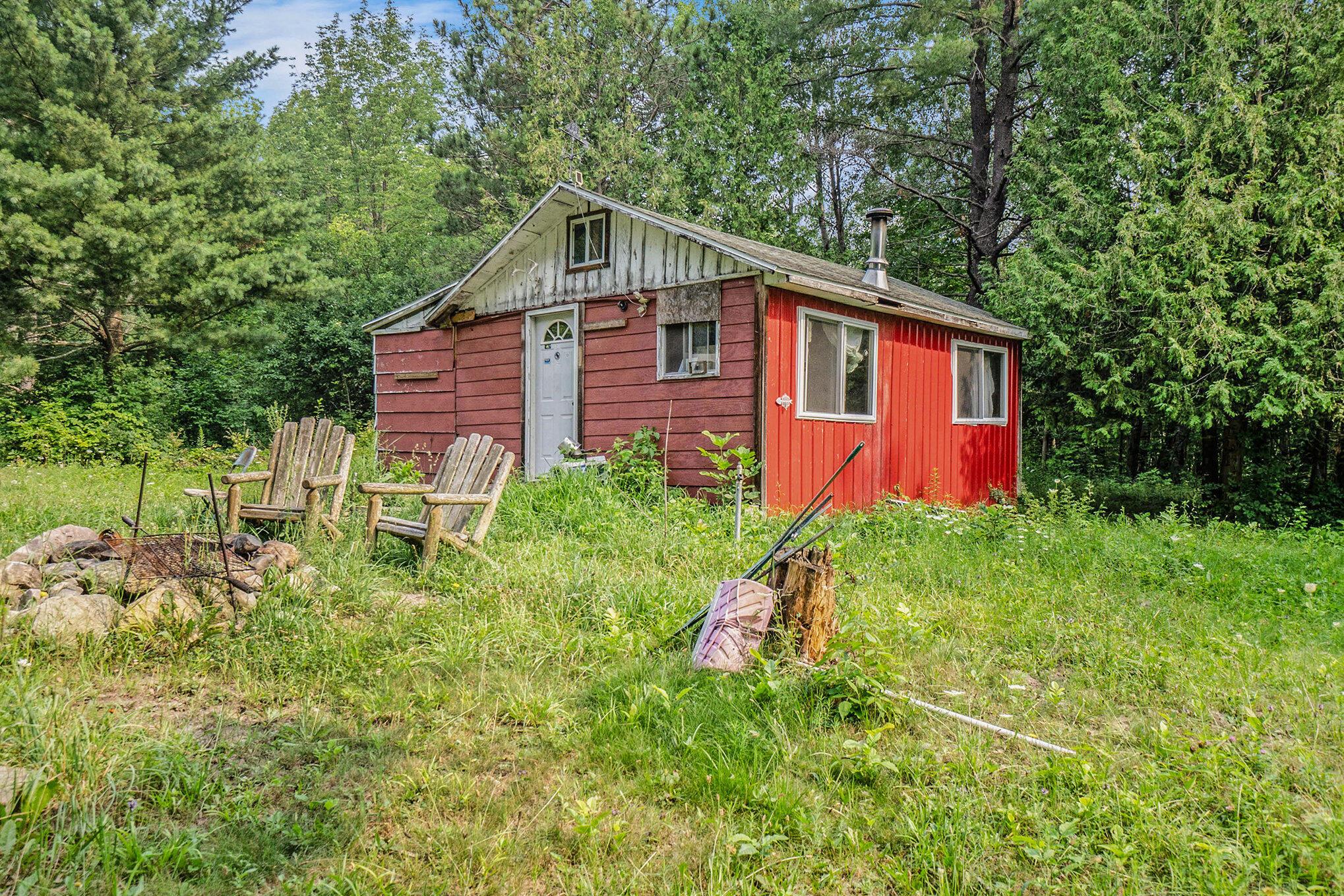 Image 3: Structure on property