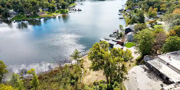 Image 2: 07-DJI_20251008142420_0202_D