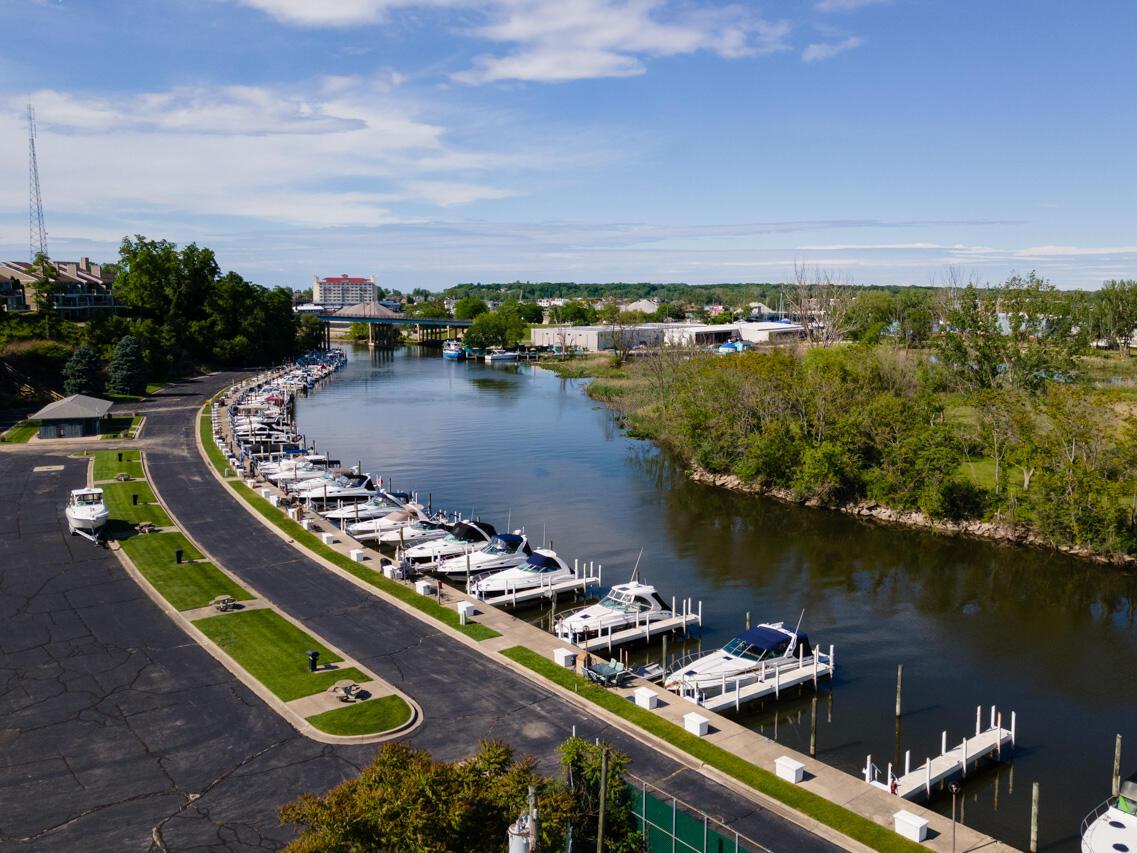 Image 4: 1221 Broad St -45