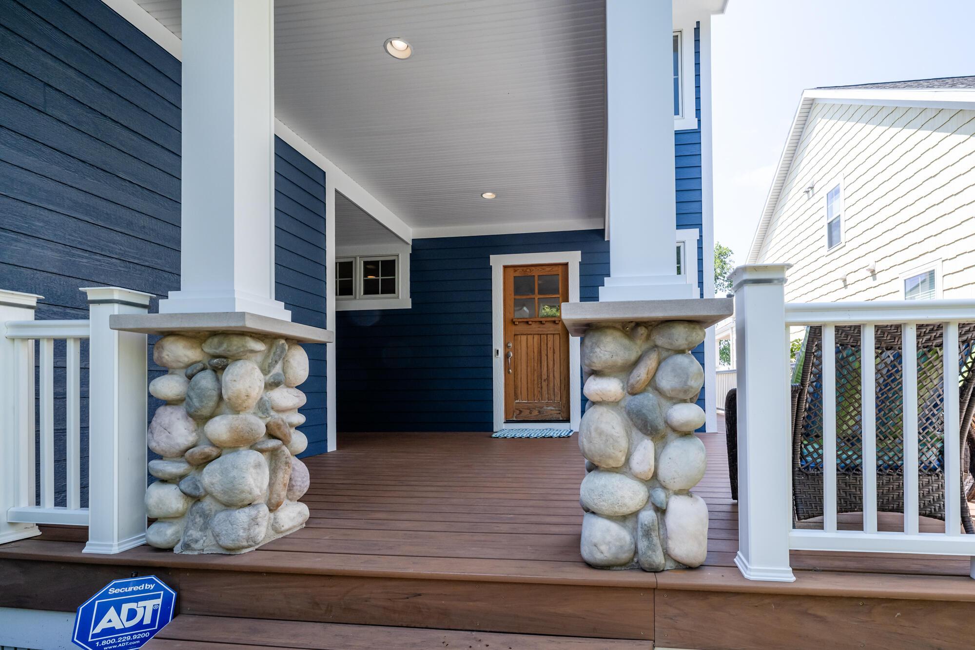Image 3: Grand Ave-103