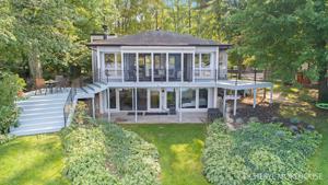 6359 Buena Vista NE Court