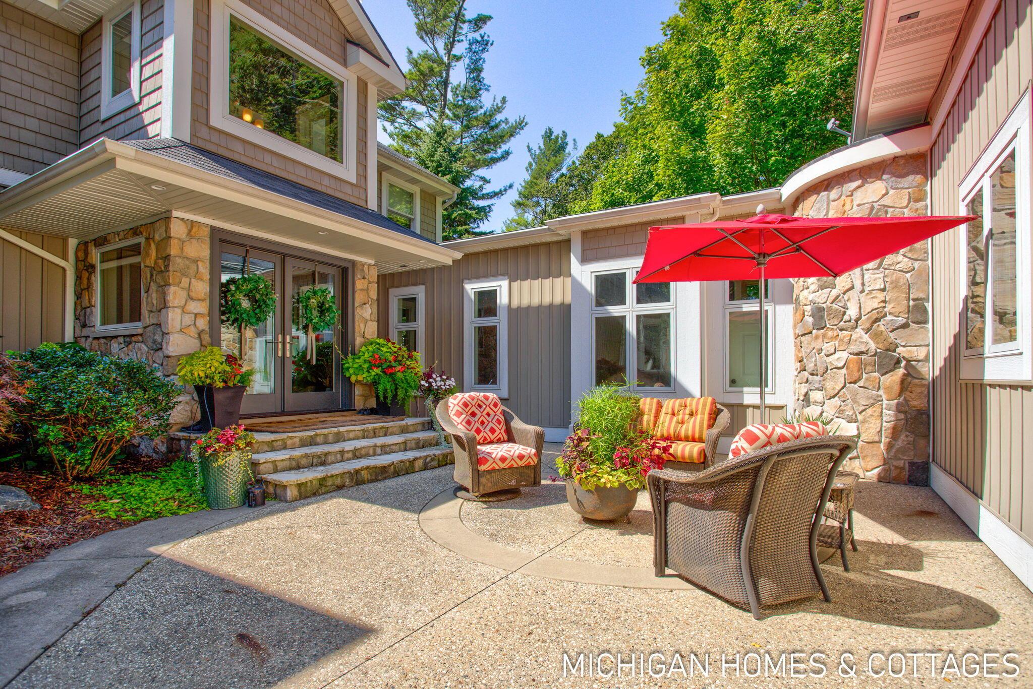 Image 4: 1-web-or-mls-1414-waukazoo-dr