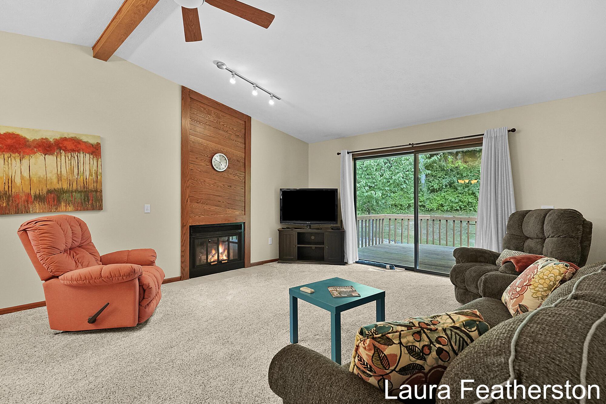 Image 2: Living Room