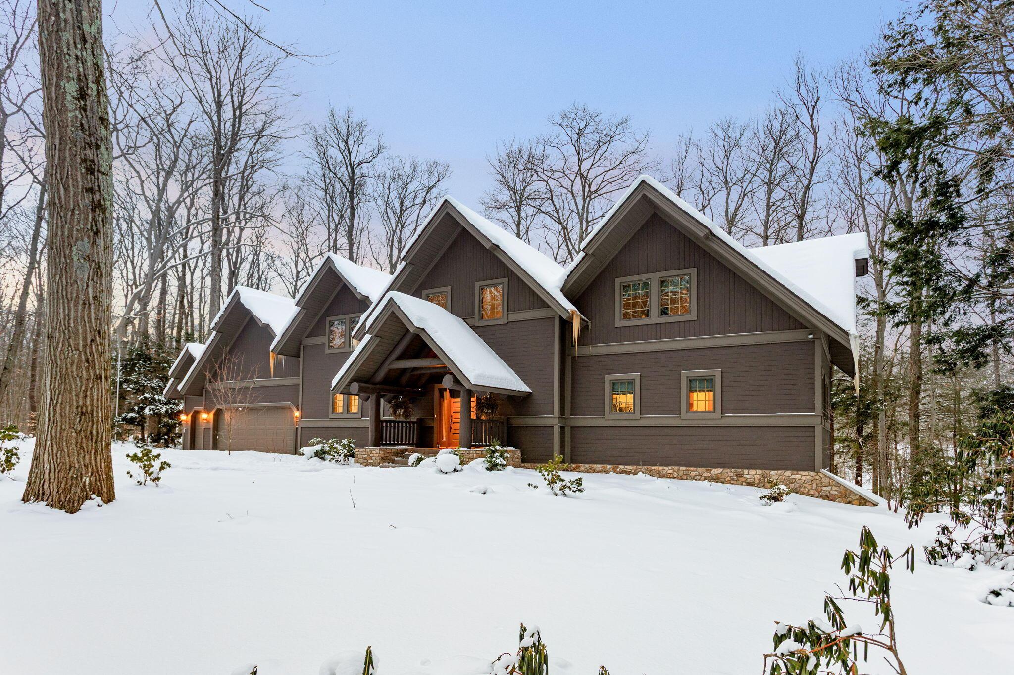 Image 2: 29-web-or-mls-6290-scenic-woods-cir-n