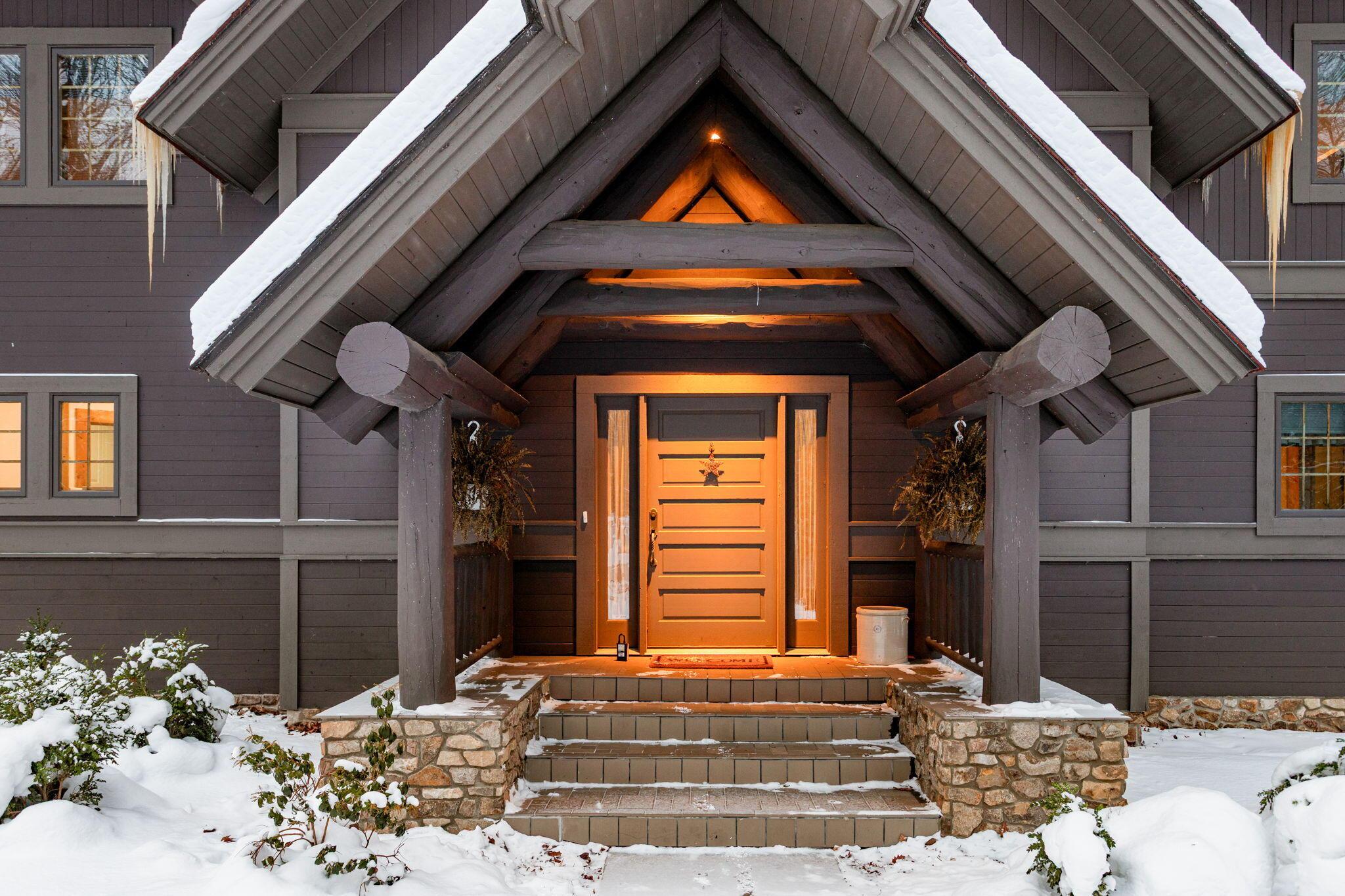 Image 3: 30-web-or-mls-6290-scenic-woods-cir-n (1