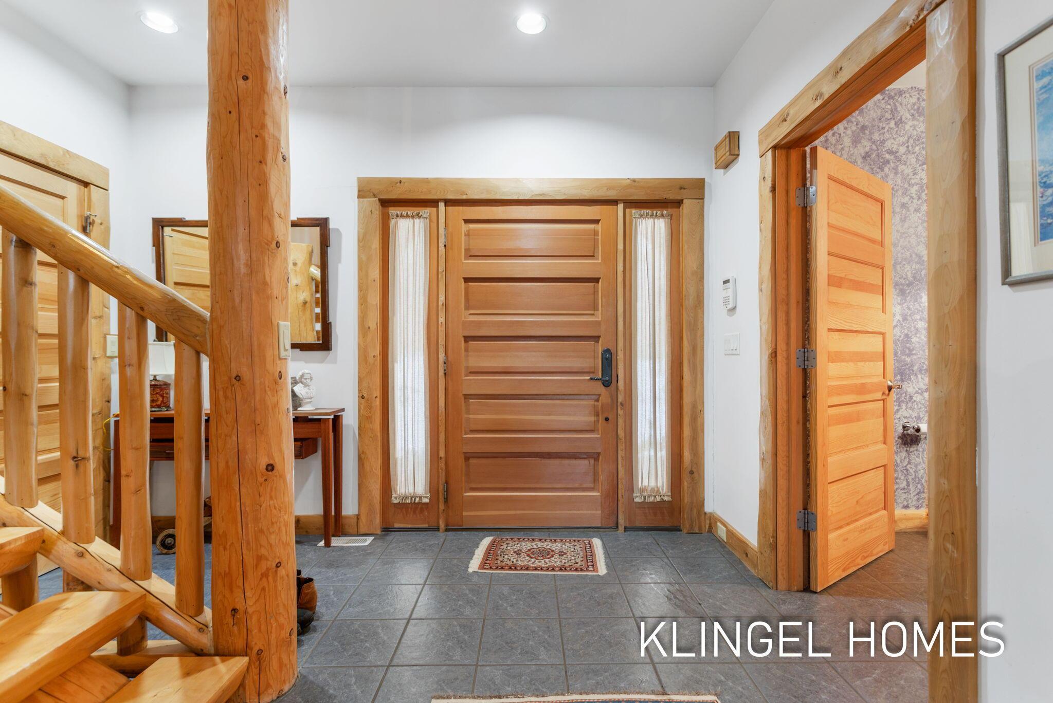 Image 4: 119-web-or-mls-6290-scenic-woods-cir-n