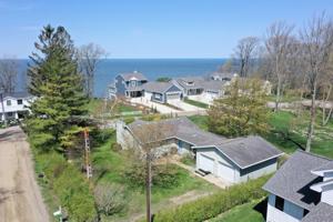 479 Lakeshore
