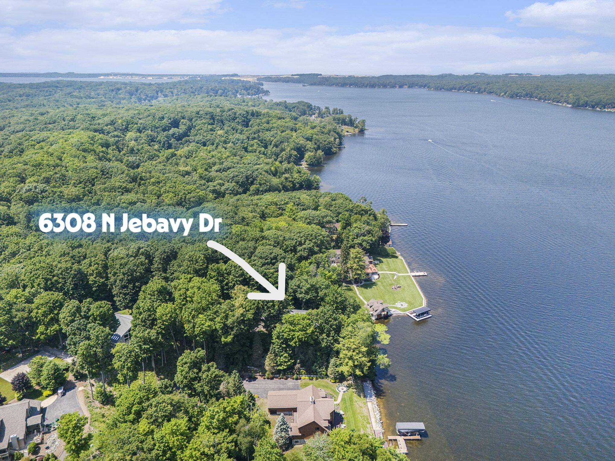Image 3: Aerial with arrow