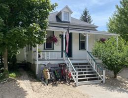 2456 Interlake Walk